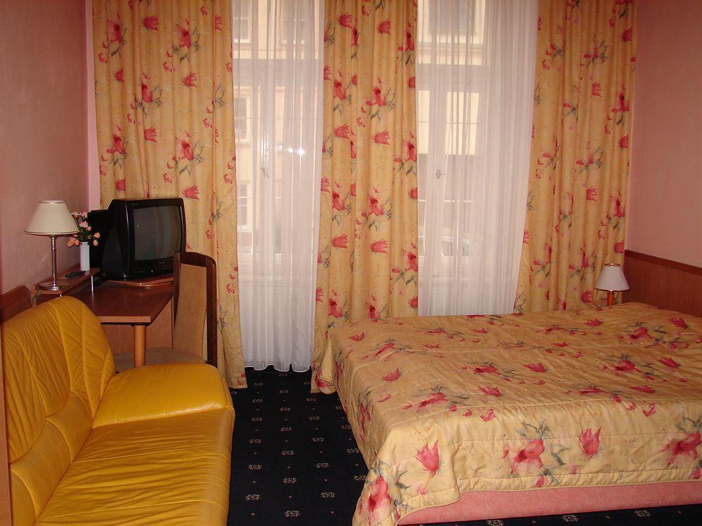 Aladin Praha Hotel Exterior photo
