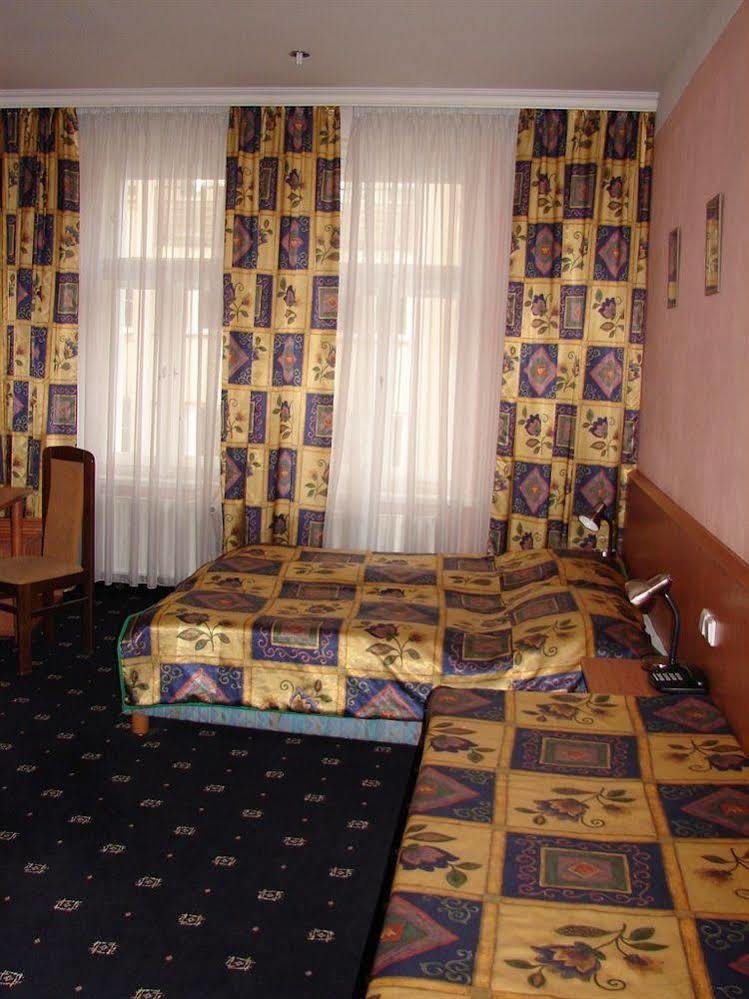 Aladin Praha Hotel Exterior photo